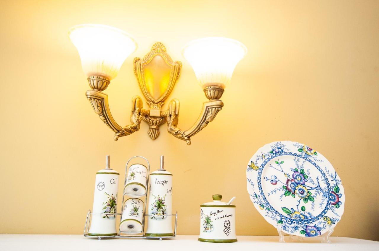 Art Suites Near Deribasovskaya Odessa Zewnętrze zdjęcie